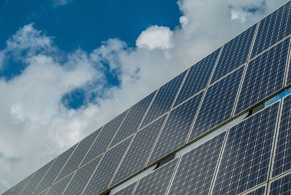 Comment stocker l’énergie de ses panneaux solaires ?