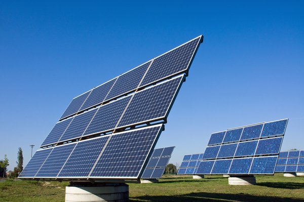 Quels sont les avantages d'utiliser l'énergie solaire ?